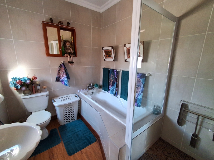 3 Bedroom Property for Sale in Melodie North West